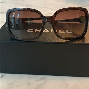 Chanel sunglasses- style 5175
